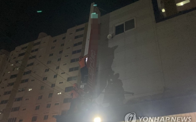 경남 순간 초속 26.9ｍ 강풍…전봇대·철탑 쓰러지고 유리 파손(종합2보) | 연합뉴스