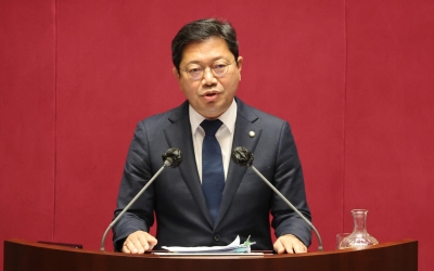 與 "'김건희표' 캄보디아 차관 350억, 추경서 삭감" | 한국일보