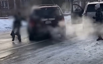 도망치려했는데 단속 요원 차로 치려했다니…총격 사망 여성 영상 ‘대반전’ - 매일경제