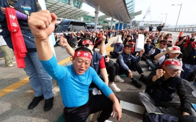 인천공항 '연휴 파업' 중단… 요구 미수용 시 25일 무기한 재파업 - 아시아경제