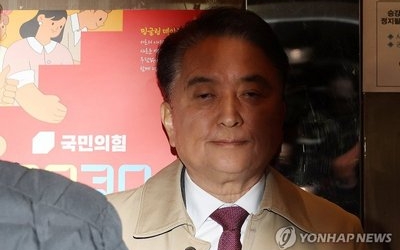'3천만원 수수 혐의' 김영환 충북지사 구속영장…일부 뇌물죄(종합)