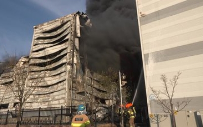 충북 음성 공장 이틀째 진화 중…시신 1구 발견