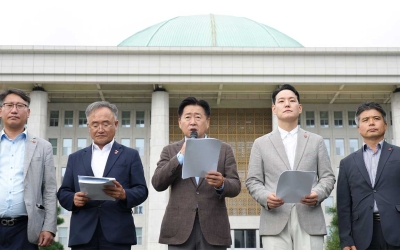 오영훈 제주지사·4·3 유족, 장동혁 '건국전쟁2' 관람에 