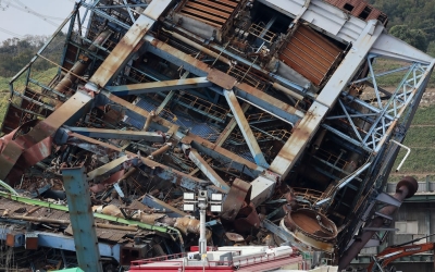 울산화력 보일러 타워 붕괴 현장서 ‘경보음’...실종자 수색 중단