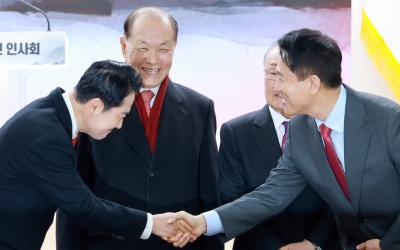 오세훈, 장동혁 면전에서 직격 “계엄 사과하라, 참을만큼 참아”