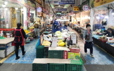 “장바구니 겨우 지나가”… 화재시 '속수무책' 인천 전통시장 [현장, 그곳&]