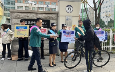“면허증 없이는 불법”…인천 연수구, ‘전동킥보드 없는 거리’ 추진 [현장, 그곳&]