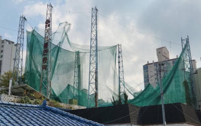 인천 산곡동 주택가 ‘골프연습장’ 흉물 방치 [현장, 그곳&]