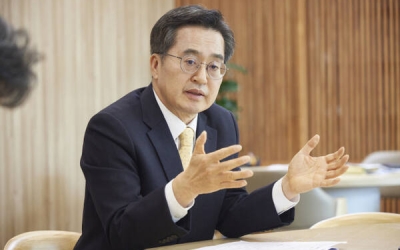 김동연 “재선 논하기 일러…이재명 정부 뒷받침 도정 성과 급해”