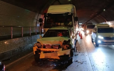 브레이크 없는… 인천 북항터널 ‘난폭 운전’
