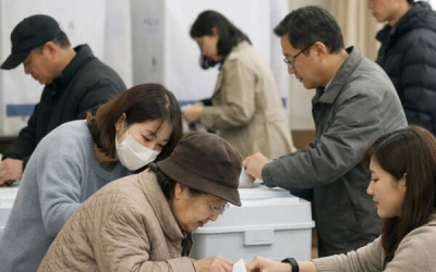 인천 줄줄이 출판기념회, 선거전 본격…민주 ‘러쉬’ vs 국힘 ‘고심’ [6·3 스포트라이트]