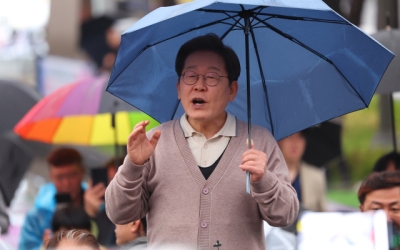 이재명, 이틀째 영남 공략…서부경남서 골목골목 경청 투어