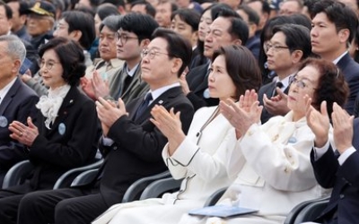 이 대통령 화끈한 與후보 지원…부산엔 언제 올까