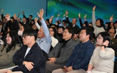 [이 대통령, 경남 타운홀 미팅] 도민 “경남서 머물게 해달라” 일자리·인프라 지원 호소