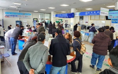 [현장&]예고된 연말 대란, 울산운전면허시험장 가보니…