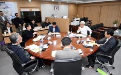 [‘울산 산업 전환의 시간’ 릴레이 좌담회]강소형 데이터센터·정주형 융합인재 생태계 구축 급선무