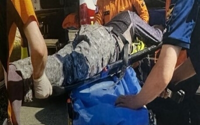 봉화군 석포면 도로공사 현장서 낙석 사고…작업자 2명 중상