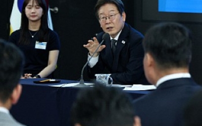 ˝뭘 해주면 되느냐˝ 李 물음에 광주·전남 ´산단 일변도´