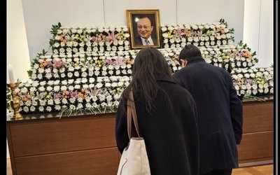 다이빙 中대사, 이해찬 前총리 빈소 찾아…“한중우호 위해 헌신”