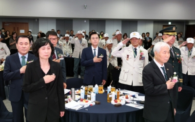 김태흠 