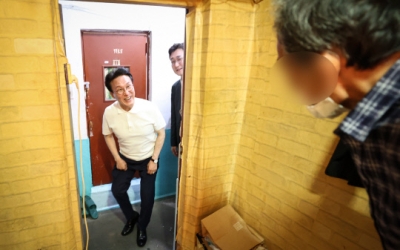 김총리, 연일 불볕더위에 대전 쪽방촌 찾았다… 현장 점검