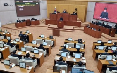 국힘 대전시당·충남도당 기자회견 열고 비판 대전시의회, 행정통합 주민투표 촉구 결의안 통과