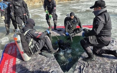 혹한 뚫고 골든타임 사수…강원소방, 수난사고 대응 인명구조훈련