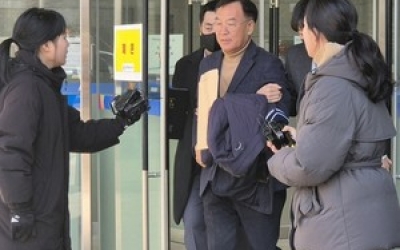 '뇌물수수·청탁금지법 위반 혐의' 김진하 양양군수 1심서 징역 2년