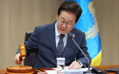 ‘해수부 연내 부산 이전’ 내건 이 대통령…내년 지방선거 겨냥 포석?