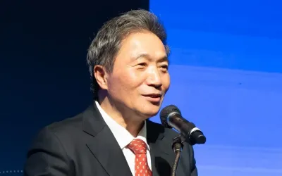 이 대통령 “딴 데 가서 노세요?”…인천공항공사 사장 질타