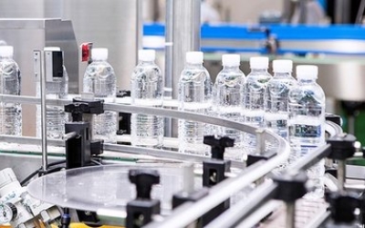 먹는 샘물 절대강자 '제주삼다수' 위상 흔들리나? 뚝 떨어진 매출