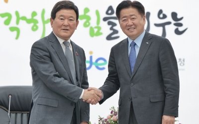 11월 직무수행평가 오영훈- 김광수 '희비 교차' [리얼미터]