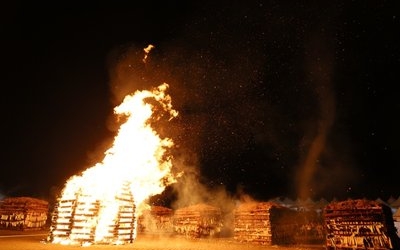 제주들불축제 '불의 부활', 그래서 축제장은 뜨겁다
