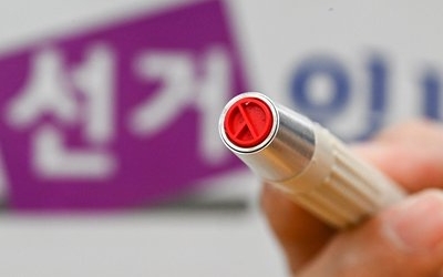 민주당 내 공천 경쟁·혁신당 단일화 등 변수 설계자들의 맞대결, 세종시장 선거판 들썩