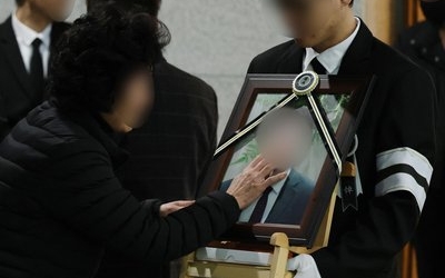 “아빠 나 여기있어” 어린 아들의 통곡…대전 화재참사 눈물속 첫 발인