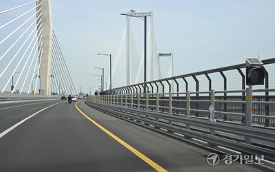 매년 사고… 인천대교 안전 난간 설치 ‘절실’