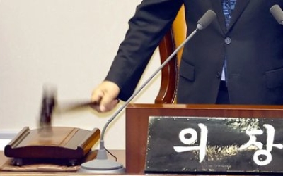 헌법 전문에 ‘윤 어게인’ 주장 넣자는 국힘…어그러진 개헌의 미래는