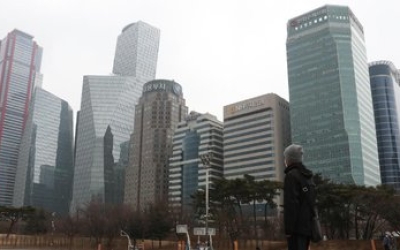 “나만 거지” “먹은 돈 토해낼라” … 7천피에 더 불안해진 개미들